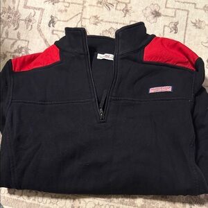 Women’s vineyard vine 1/4 zip. No stains, rips or tears.